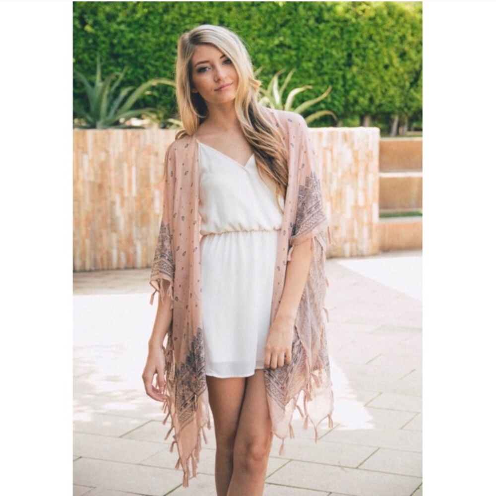⭐️Reduced!⭐️ WILA Tassel Kimono